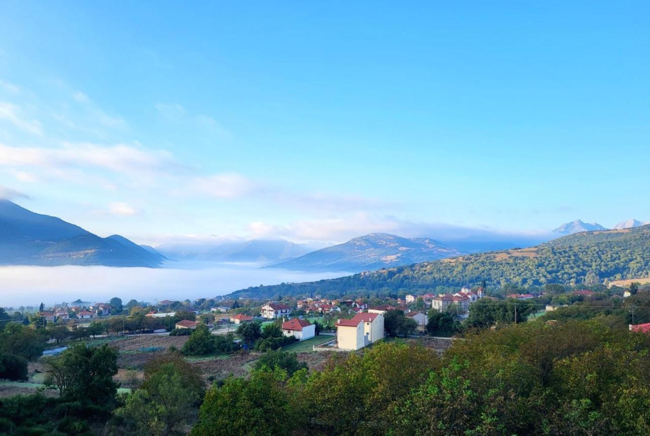 Вілла Τα Πέτρινα Στο Σκεπαστό Калаврита Екстер'єр фото